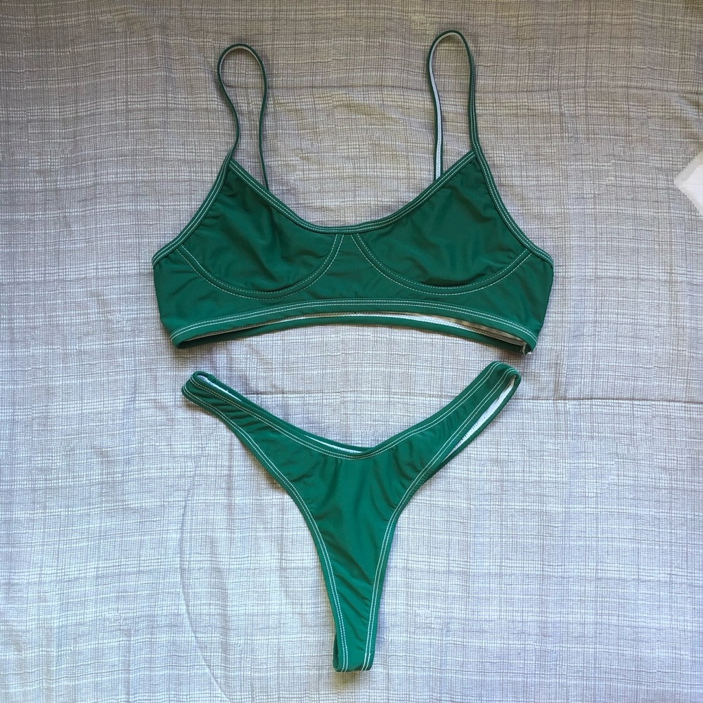⚡️SOLD ON MERCARI⚡️boutinela clover stitch set